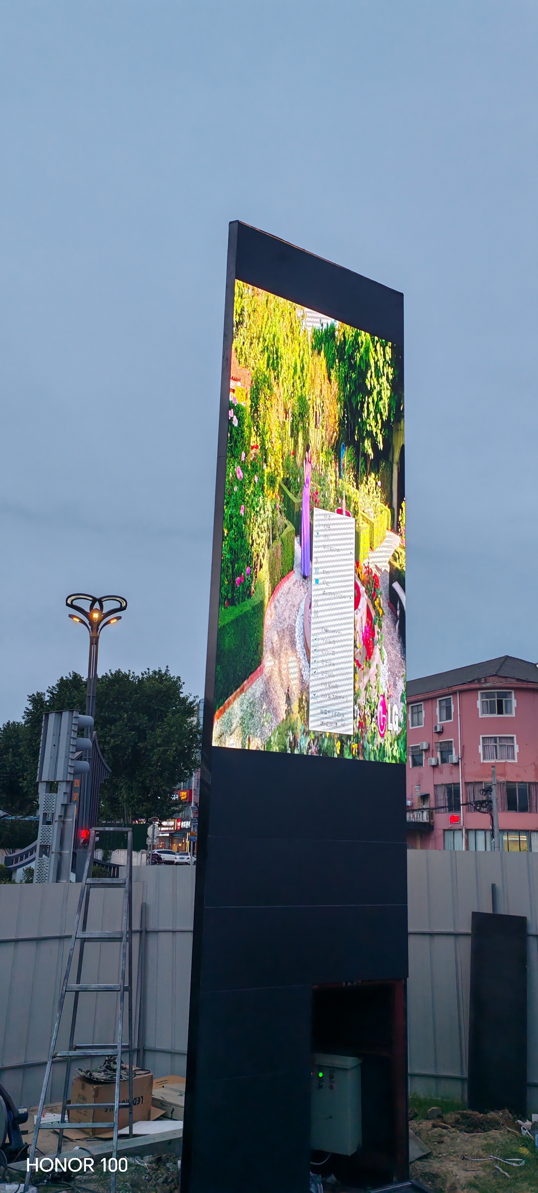 无锡硕放街道户外三面屏户外P4